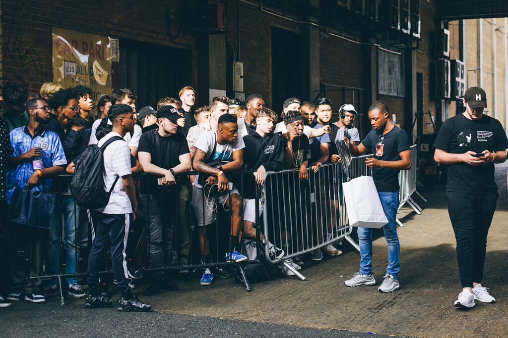 https hypebeast.com image 2017 07 VLONE London pop up 01